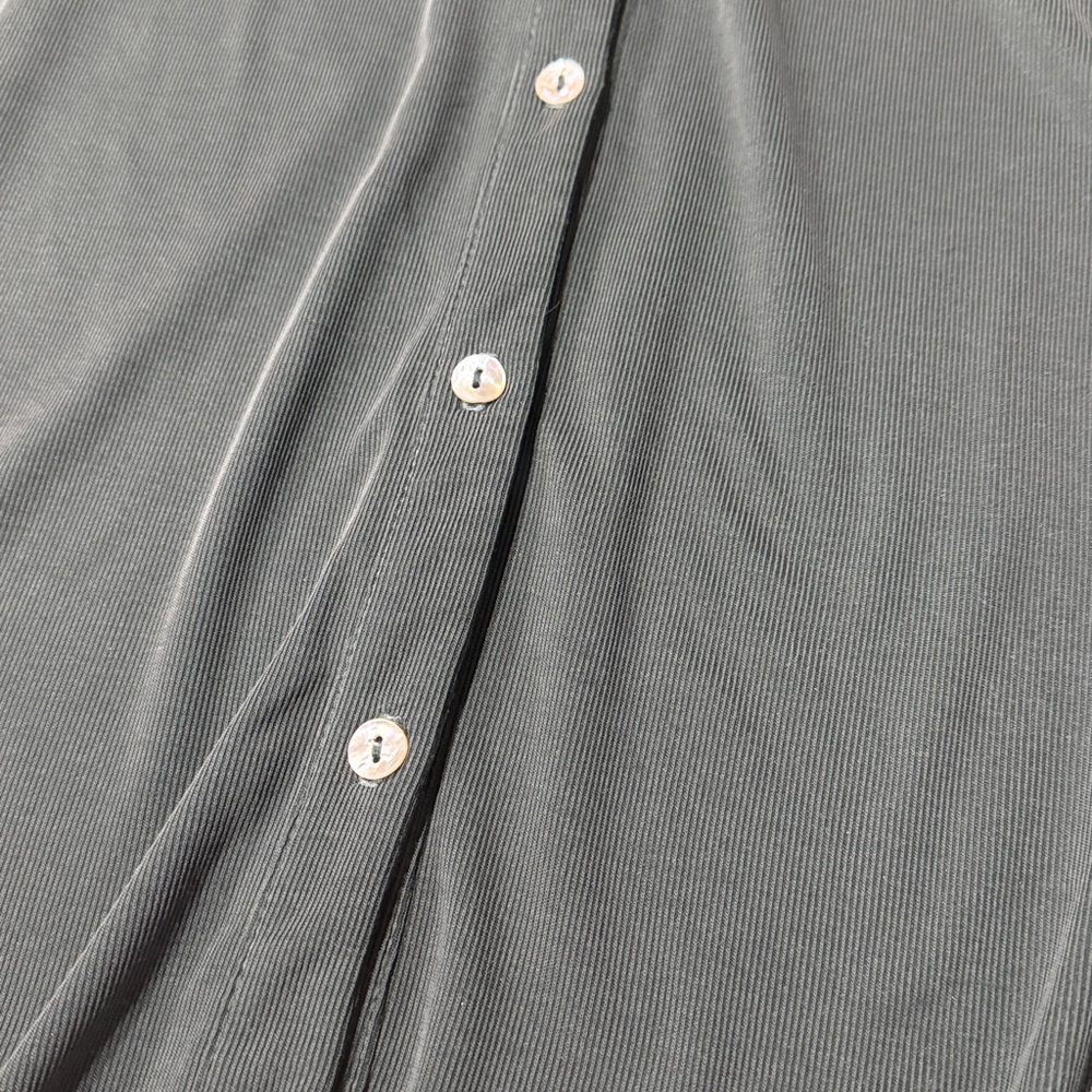 Women’s Dark Green Button-Up Shirt - Picture 3 of 3